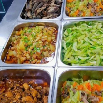 Cung cấp dịch vụ suất ăn công nghiệp/Thầu bếp ăn tập thể