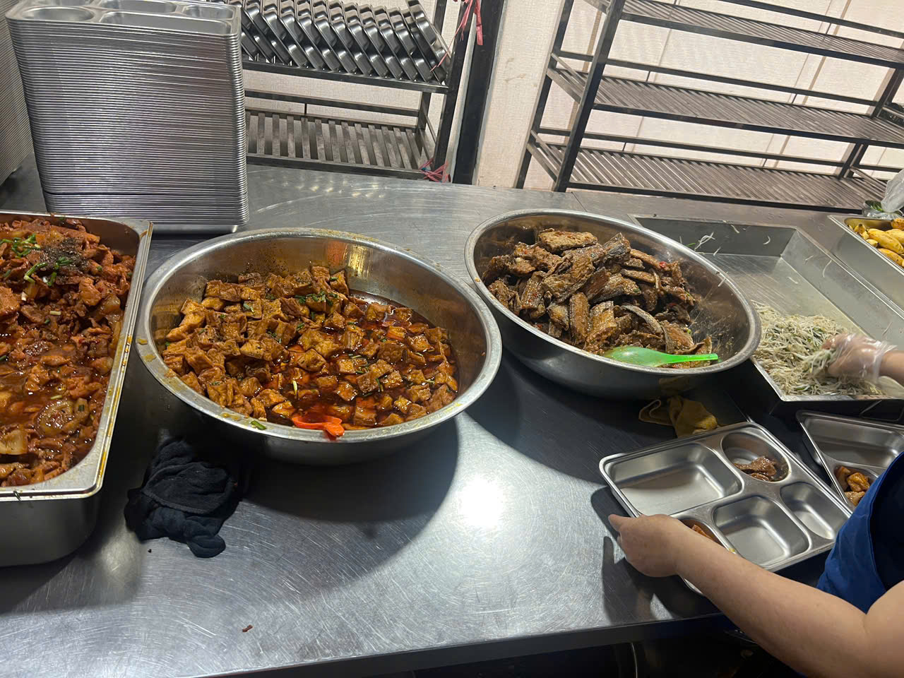 suất ăn công nghiệp cho công trường